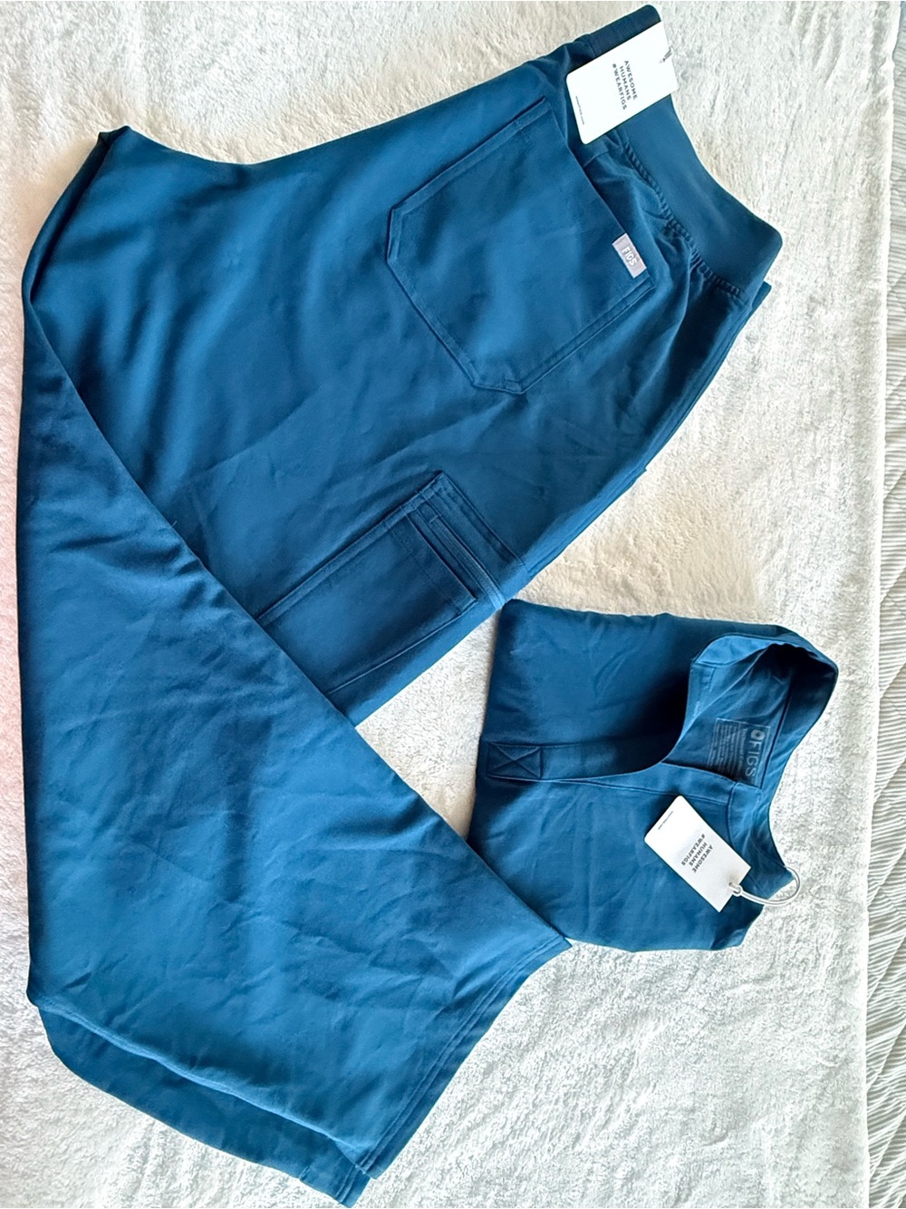 ✨ NWT FIGS Deep Reef Scrub Set  🌊✨